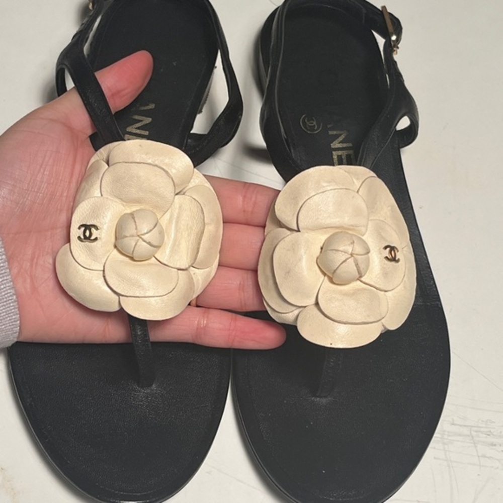 CHANEL Black Sandals with Cream Floral Accent